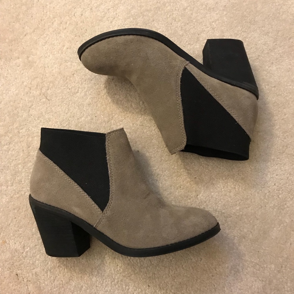 urban outfitters tan and black suede boots
